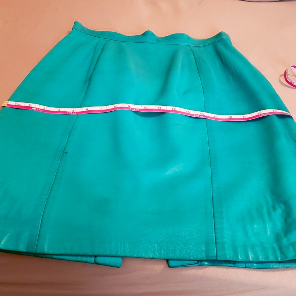 Leather skirt, Size 10, Zora made in Israel. - Picture 7 of 8